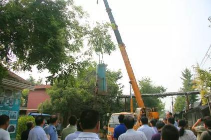 咸陽(yáng)秦都出動(dòng)大型機(jī)械3臺(tái) 現(xiàn)場(chǎng)拆除30臺(tái)燃煤鍋爐